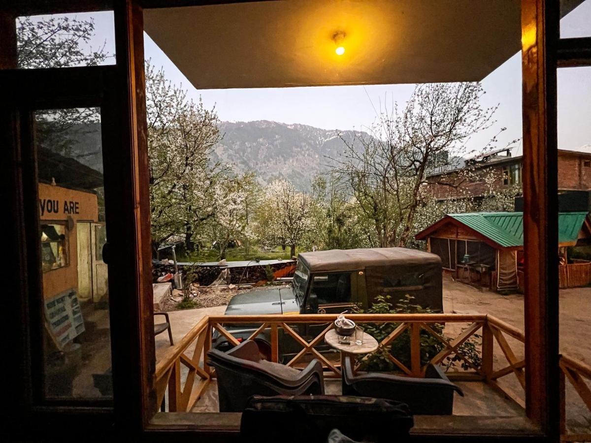 Hostel Yolo Backpackers Max - Manali Exteriér fotografie