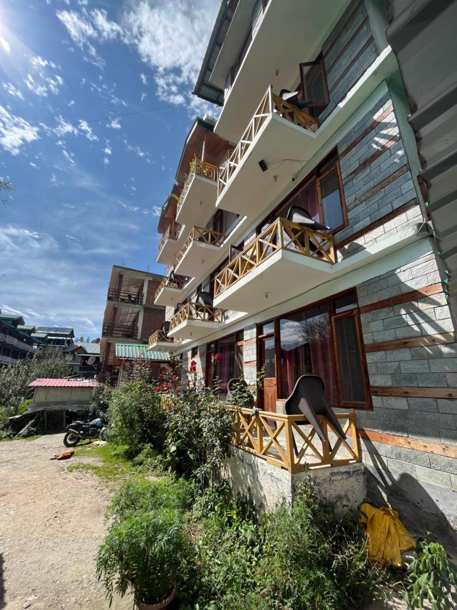 Hostel Yolo Backpackers - Manali Exteriér fotografie